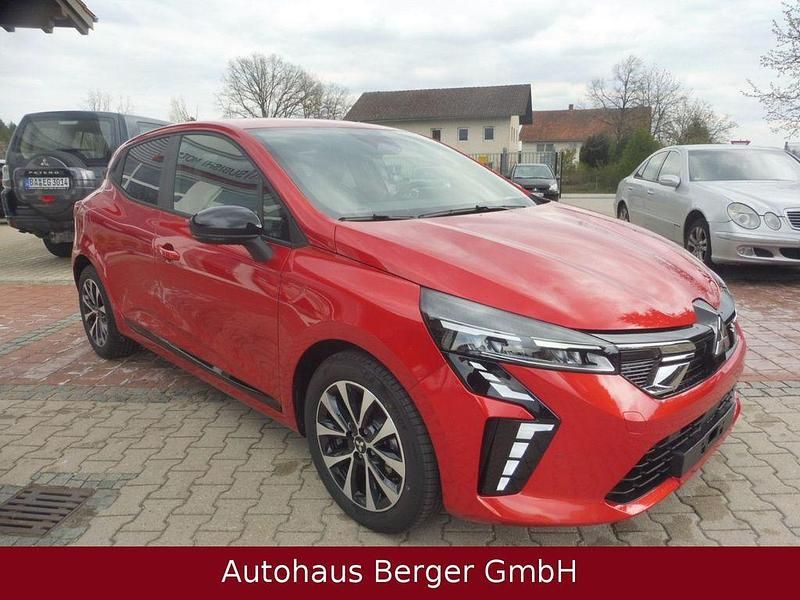 Neu Mitsubishi Colt Plus 91 PS (66 kW) 2025 Rot Limousine