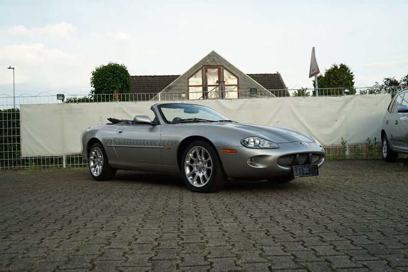 Gebraucht Jaguar XKR S 363 PS (266 kW) 1999 Silber Cabrio