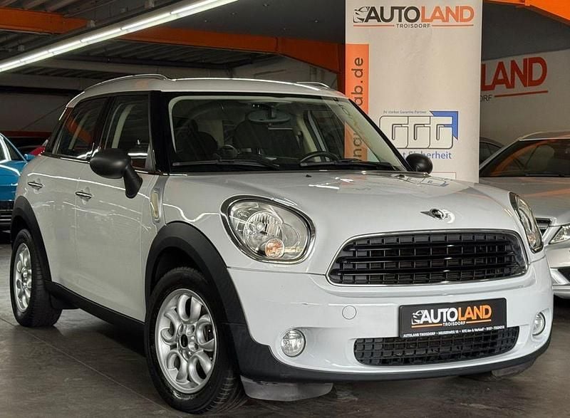 Weiß Gebraucht 2011 Mini One Countryman SUV | 5.499 € (Fairer Preis) - Bild 1/4