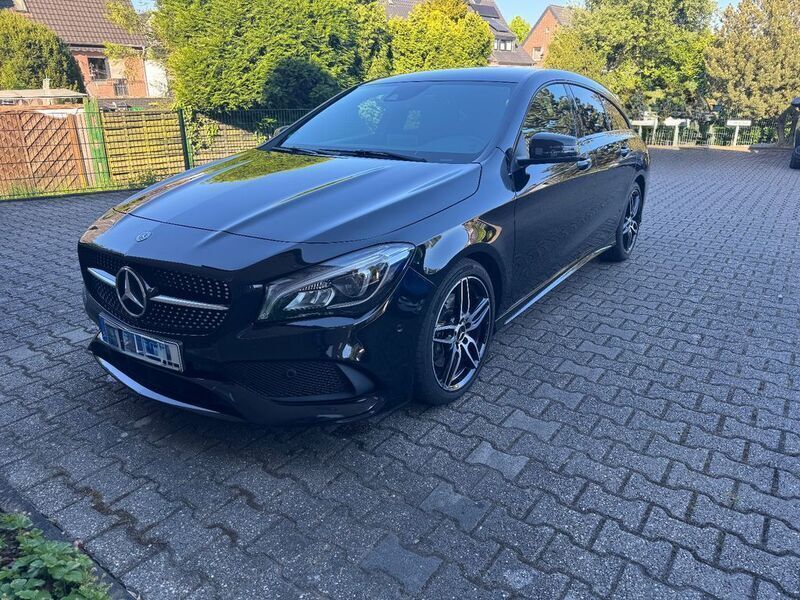 Schwarz Gebraucht 2018 Mercedes CLA220 Shooting Brake AMG Kombi | 20.490 € (Guter Preis) - Bild 1/4