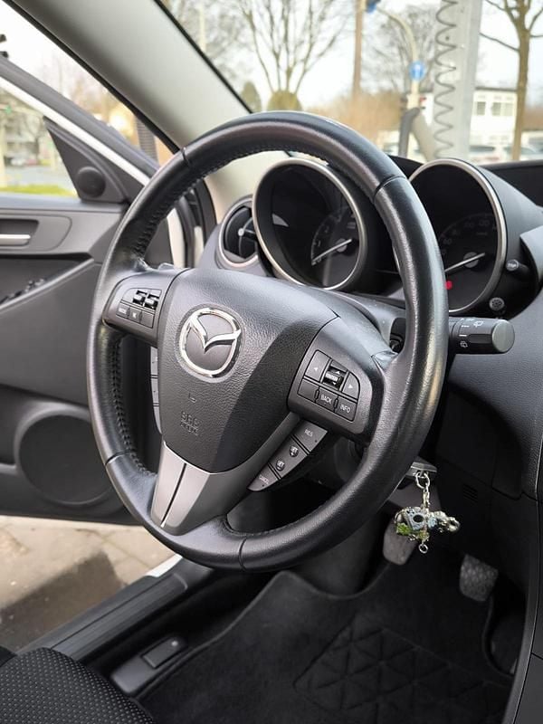 Gebraucht Mazda 3 105 PS (77 kW) 2013 Weiß Limousine