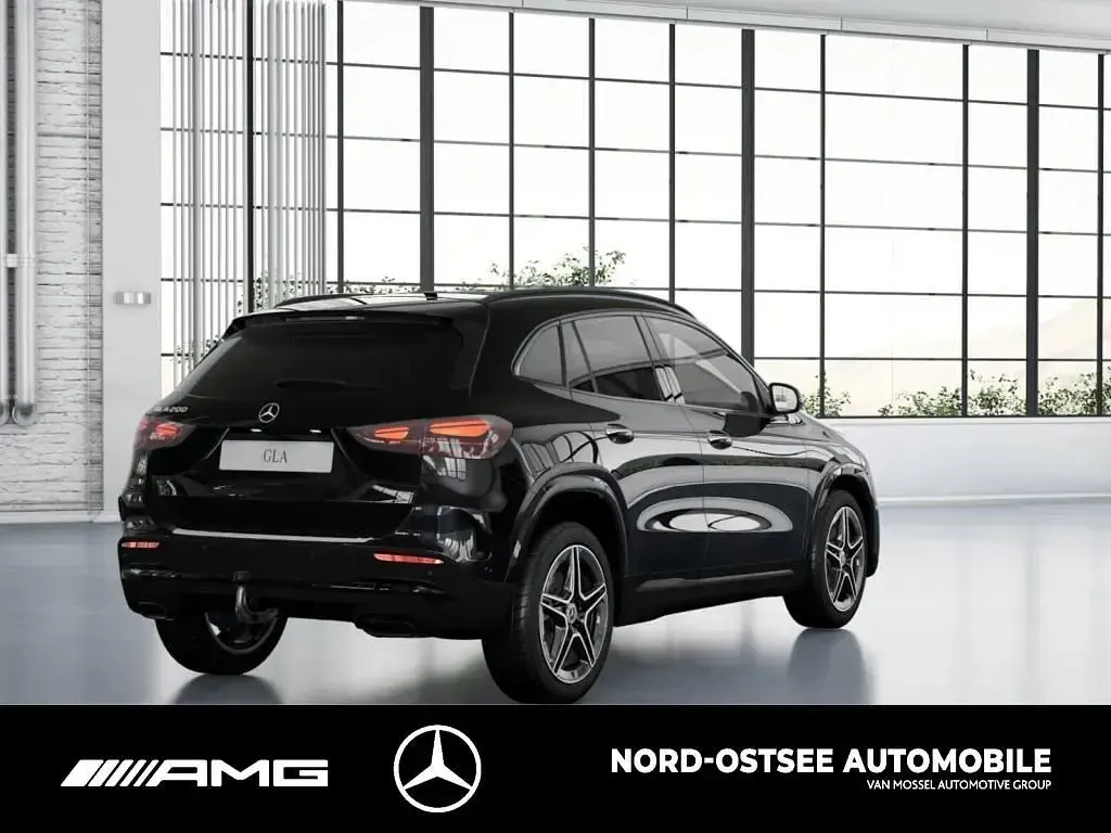 Gebraucht Mercedes GLA200 Advanced Plus 163 PS (119 kW) 2025 Metalliclack kosmosschwarz SUV