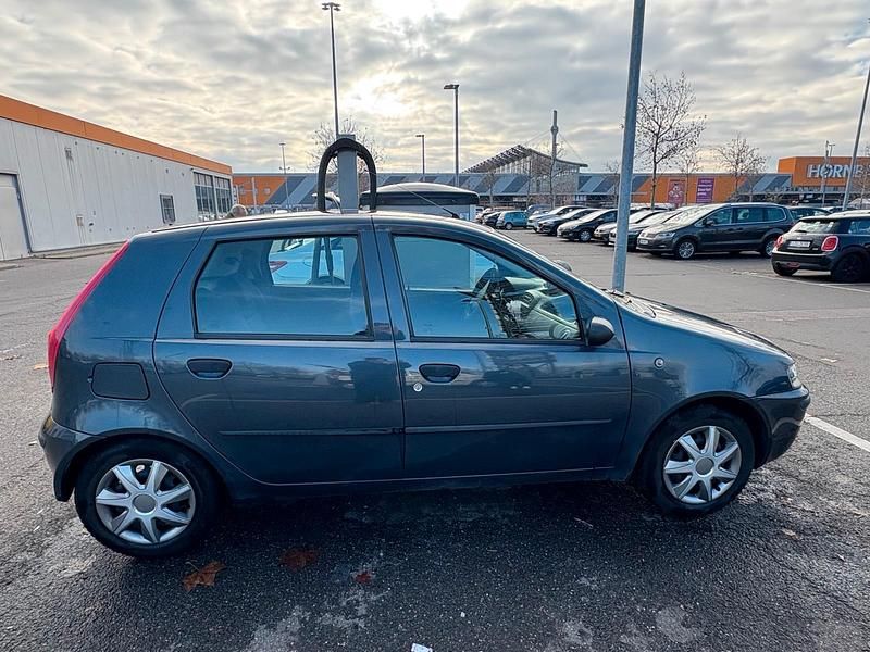 Grau Gebraucht 2002 Fiat Punto Kleinwagen | 1.300 € (Teuer) - Bild 1/4