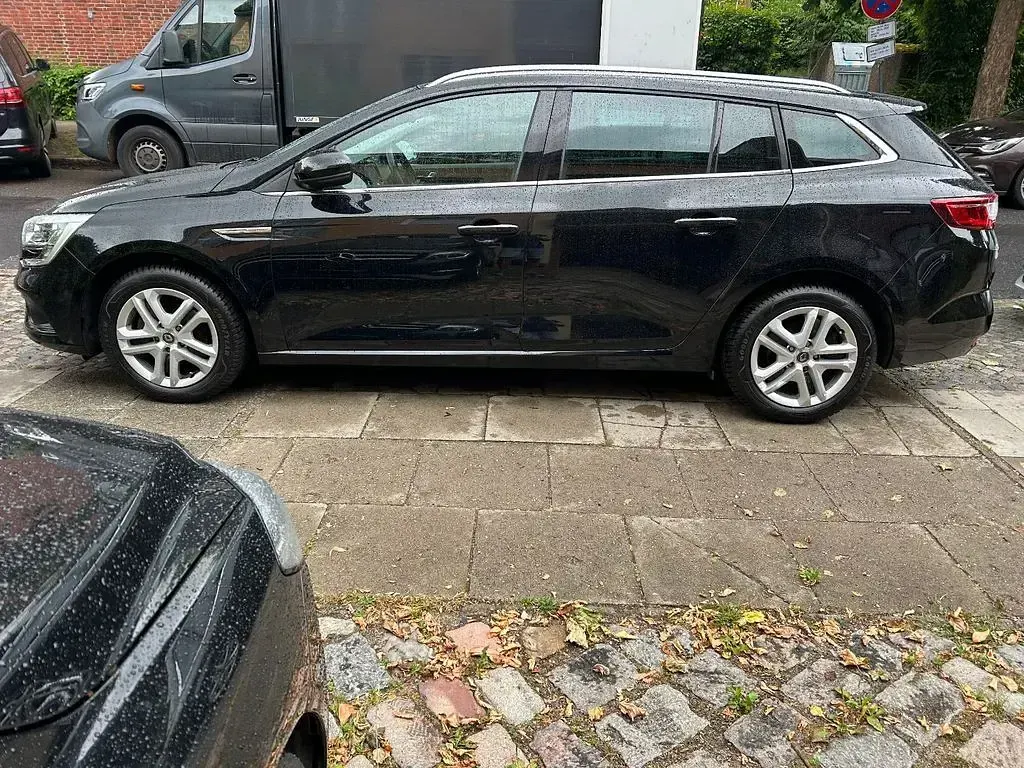 Gebraucht Renault Mégane LIMITED 140 PS (102 kW) 2020 Schwarz Limousine