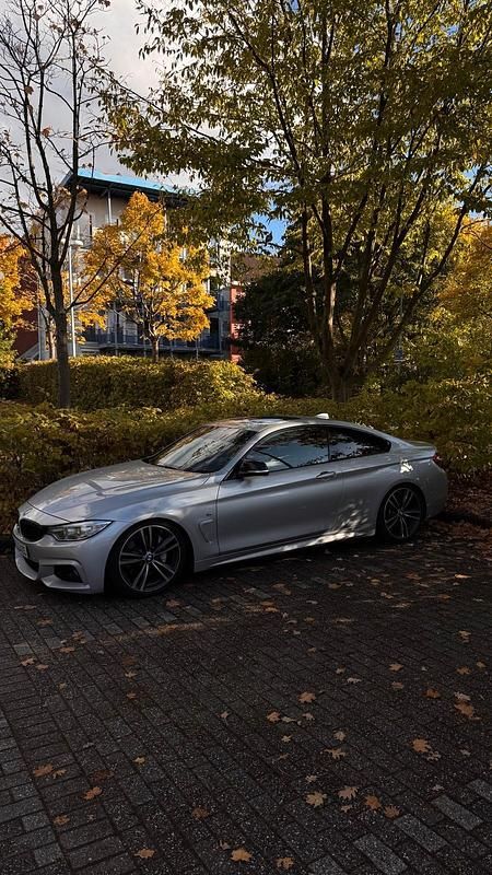 Grau Gebraucht 2016 BMW 435 M Sport Coupé | 25.500 € - Bild 1/4