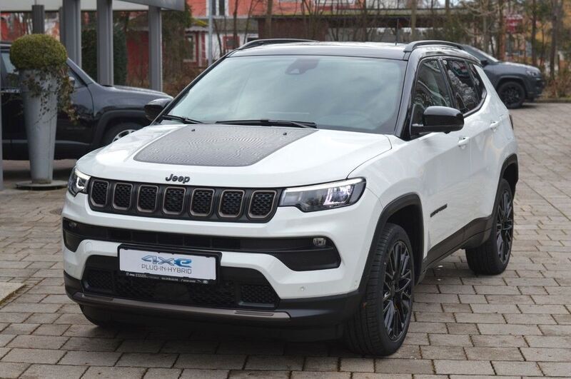 Weiß Gebraucht 2022 Jeep Compass SUV | 29.900 € (Etwas zu teuer) - Bild 1/4