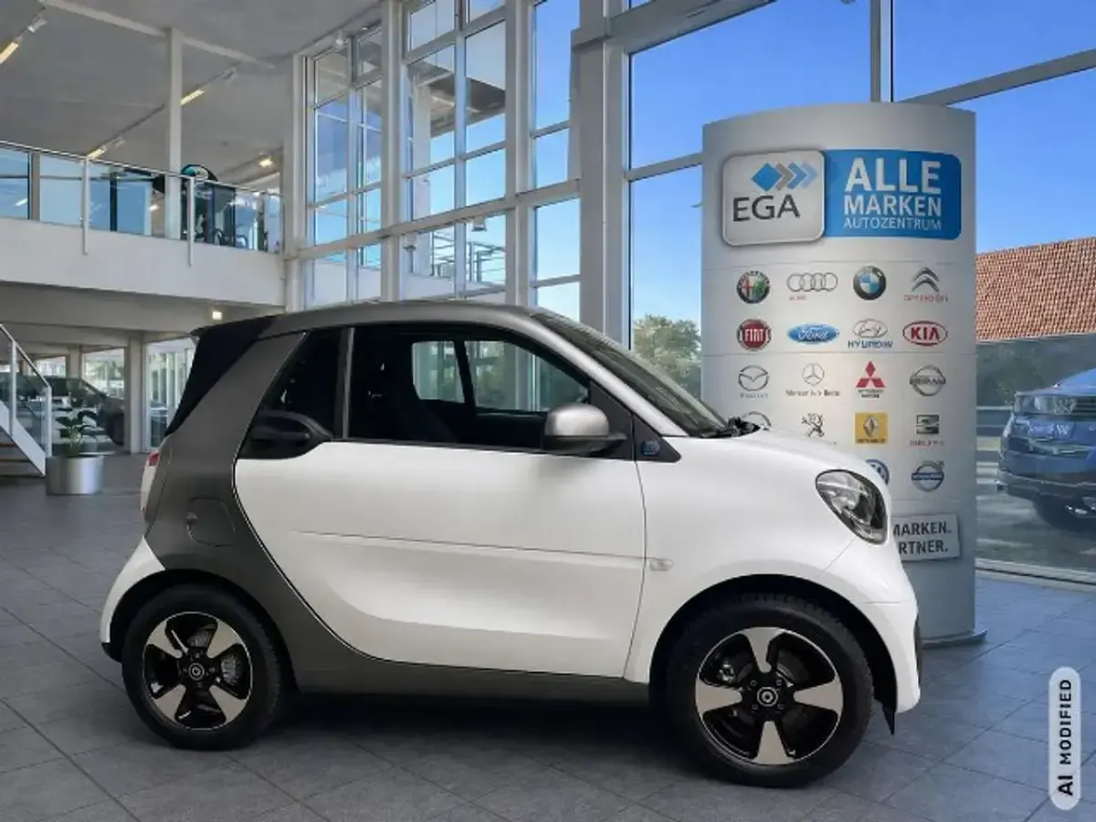 Gebraucht Smart ForTwo Electric Drive Exclusive 60 kW (82 PS) 2024 Weiß Cabrio
