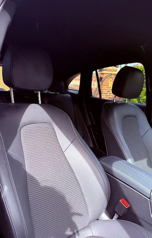 Gebraucht Mercedes EQA300 167 kW (228 PS) 2022 Schwarz SUV