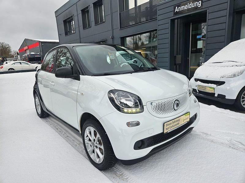 Gebraucht Smart ForFour Passion 71 PS (52 kW) 2016 Schwarz Kleinwagen
