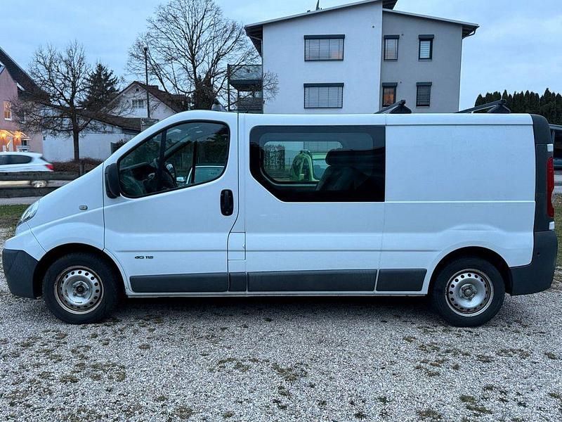 Gebraucht Renault Trafic 114 PS (83 kW) 2009 Weiß Van / Kleinbus