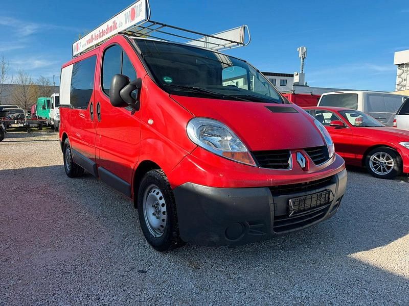 Gebraucht Renault Trafic 114 PS (83 kW) 2007 Rot Van / Kleinbus
