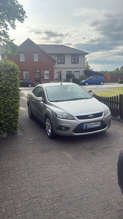 Silber Gebraucht 2009 Ford Focus Cabriolet Titanium Cabrio | 5.000 € (Fairer Preis) - Bild 1/1