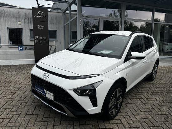 Polar white Gebraucht 2021 Hyundai Bayon Intro Edition SUV | 16.490 € - Bild 1/4
