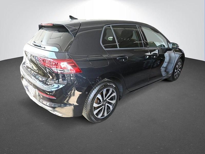 Gebraucht VW Golf VIII Active 150 PS (110 kW) 2023 Schwarz Limousine