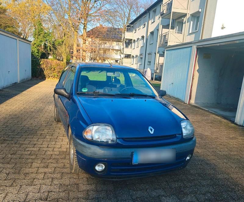 Blau Gebraucht 1999 Renault Clio II Kleinwagen | 750 € (Guter Preis) - Bild 1/4