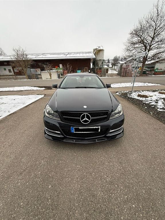 Gebraucht Mercedes C250 204 PS (150 kW) 2011 Schwarz Coupé