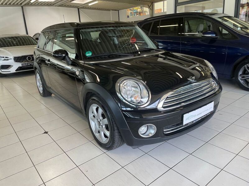 Midnight black metallic Gebraucht 2009 Mini Cooper Clubman Pepper Kombi | 6.990 € (Teuer) - Bild 1/4