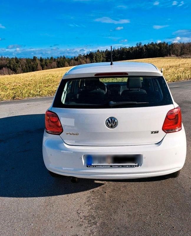 Gebraucht VW Polo 90 PS (66 kW) 2014 Weiß Kleinwagen