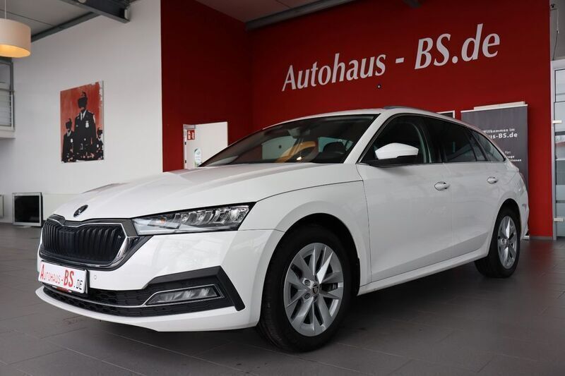 Weiß Gebraucht 2023 Skoda Octavia Kombi | 20.749 € (Guter Preis) - Bild 1/4