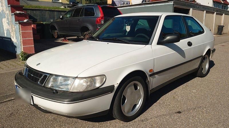 Weiß Gebraucht 1995 Saab 900 Kleinwagen | 1.990 € - Bild 1/4