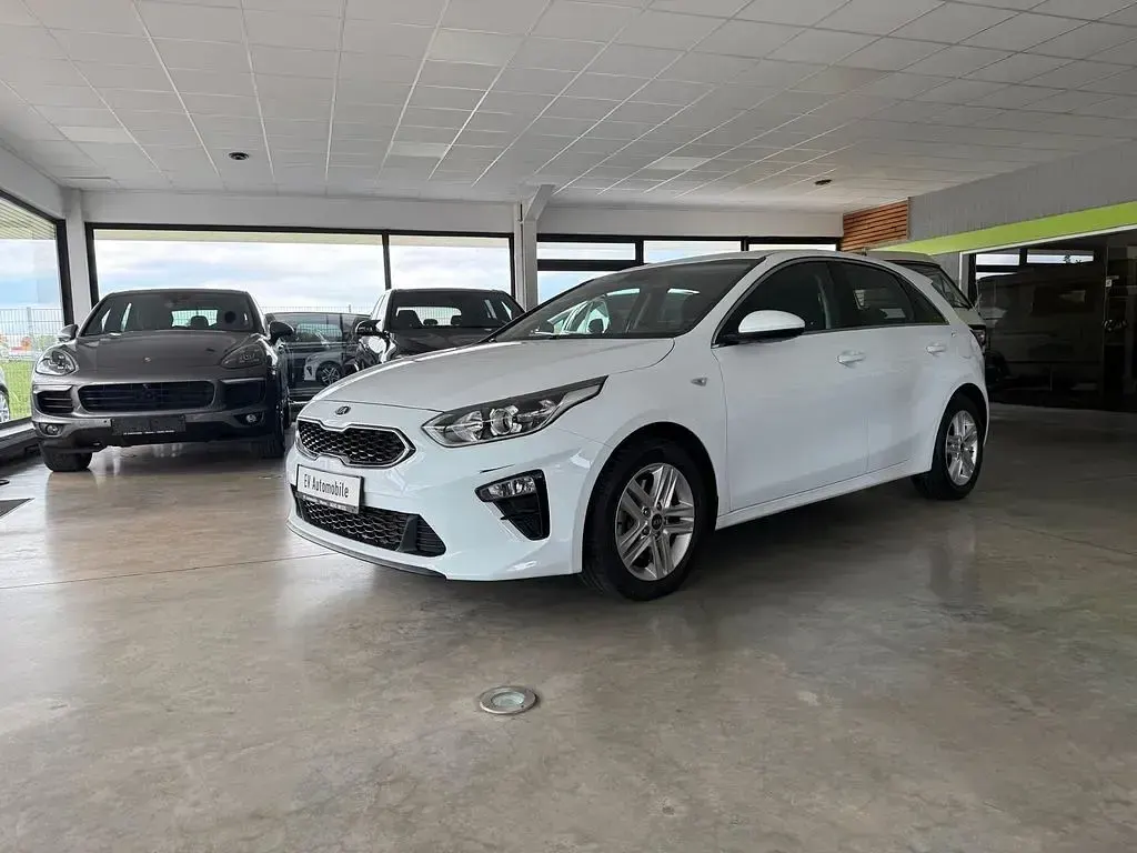 Usado Kia Ceed Vision 140 CV (102 kW) 2021 Blanco Utilitario