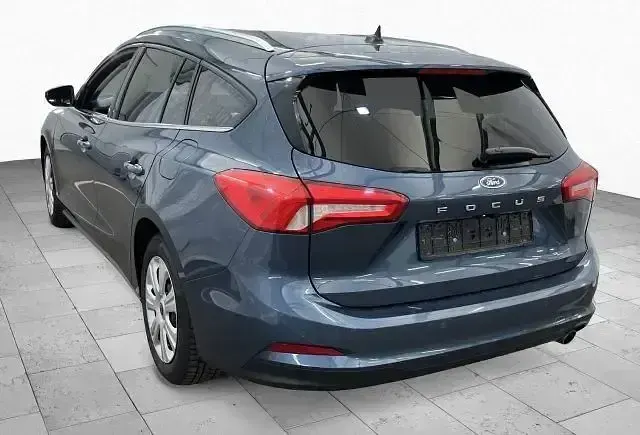 Używany Ford Focus Cool & Connect 160 KM (117 kW) 2021 Niebieski Kombi