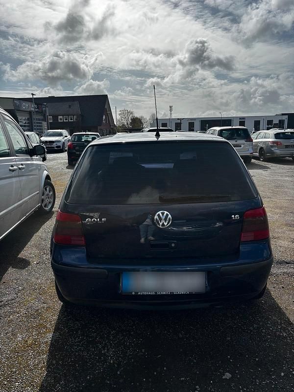 Gebraucht VW Golf IV 102 PS (75 kW) 2001 Blau Limousine
