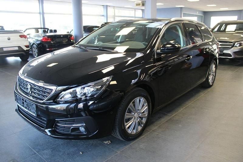 Gebraucht Peugeot 308 SW Allure 131 PS (96 kW) 2021 Schwarz Kombi