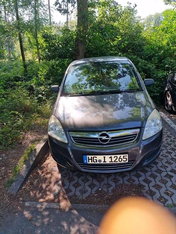 Gebraucht Opel Zafira Edition 116 PS (85 kW) 2010 Van / Kleinbus