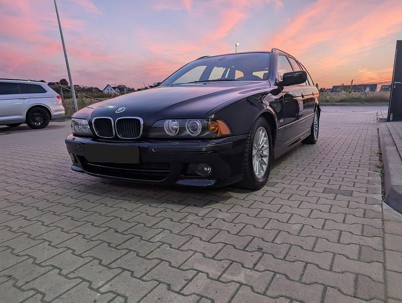 Schwarz Gebraucht 2003 BMW 525 M Sport Kombi | 4.900 € (Fairer Preis) - Bild 1/4