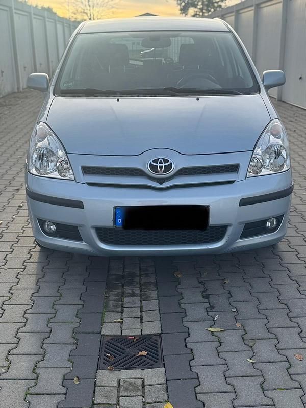 Blau Gebraucht 2005 Toyota Corolla Verso Van / Kleinbus | 3.500 € (Guter Preis) - Bild 1/4