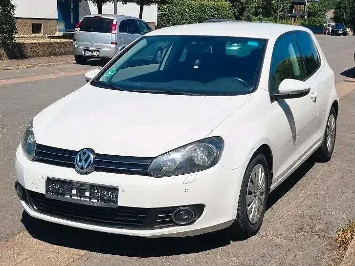 Gebraucht VW Golf VI 136 PS (100 kW) 2009 Weiß Kleinwagen