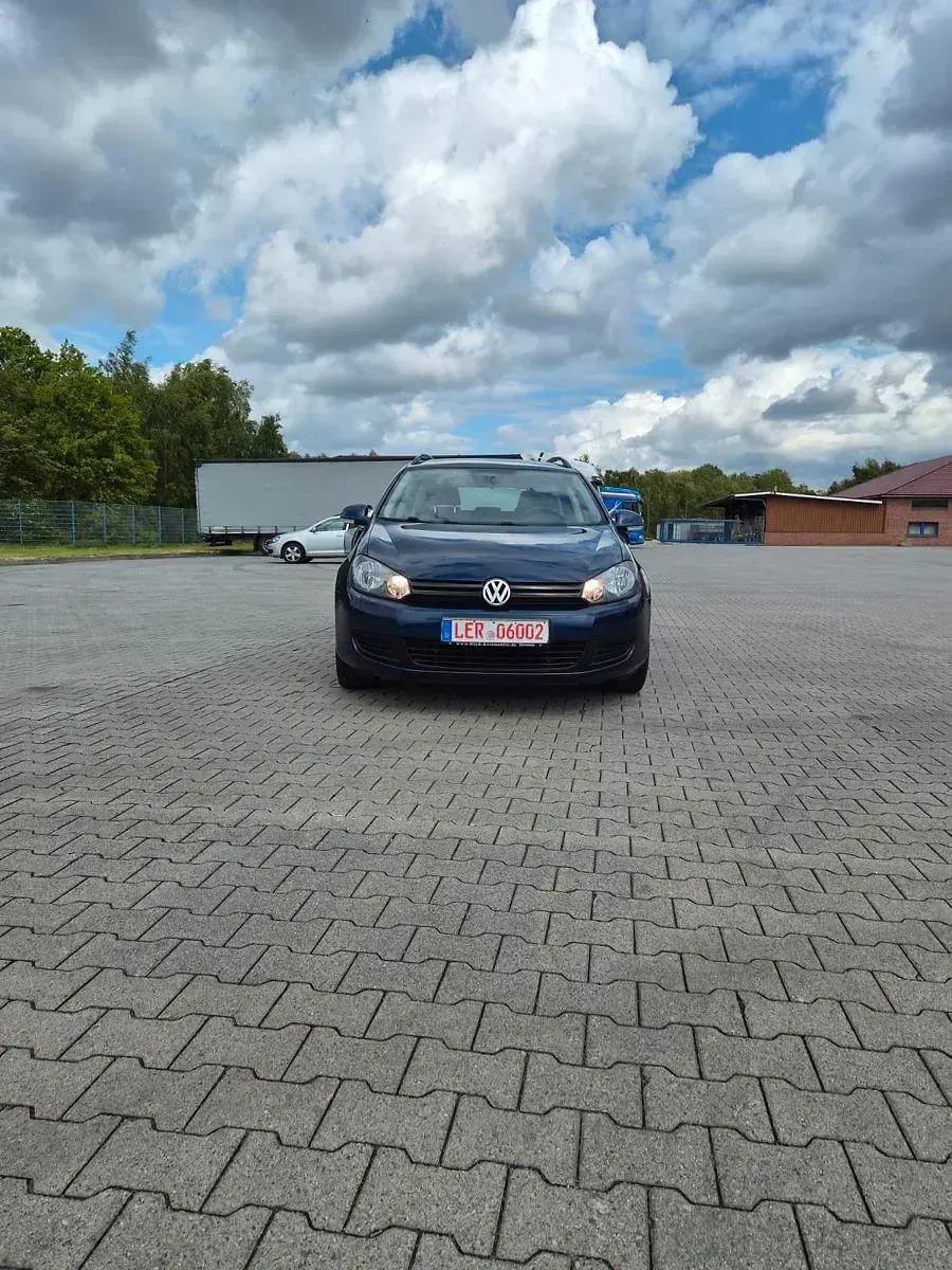 Gebraucht VW Golf VII Trendline 105 PS (77 kW) 2012 Blau Kombi