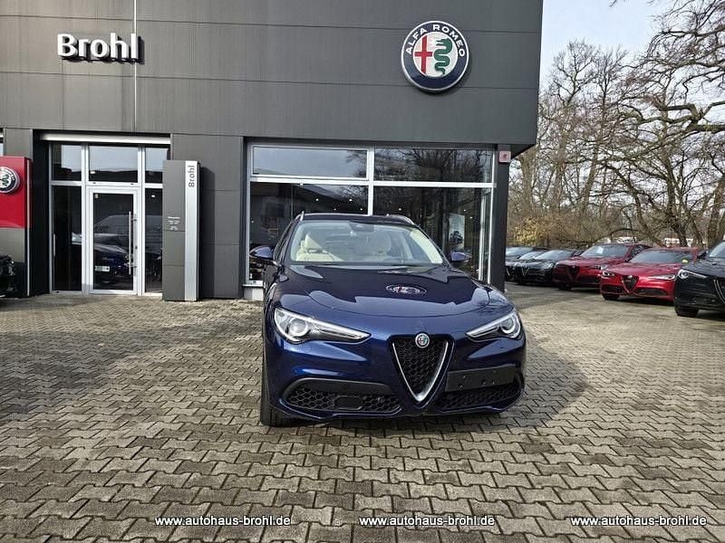 Gebraucht Alfa Romeo Stelvio Lusso 280 PS (205 kW) 2021 Blau SUV