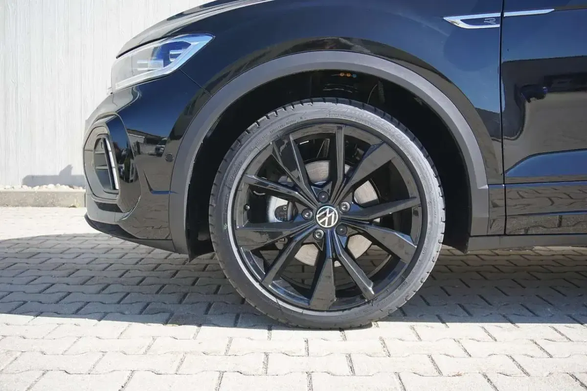 Neu VW T-Roc R-line 150 PS (110 kW) 2026 Grenadillschwarz metallic SUV