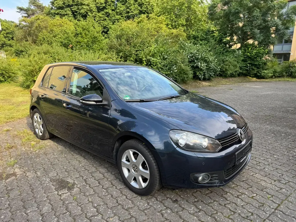 Gebraucht VW Golf VI Style 105 PS (77 kW) 2011 Blau Kleinwagen