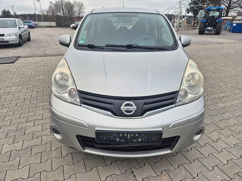 Gebraucht Nissan Note Acenta 88 PS (64 kW) 2011 Silber Kleinwagen