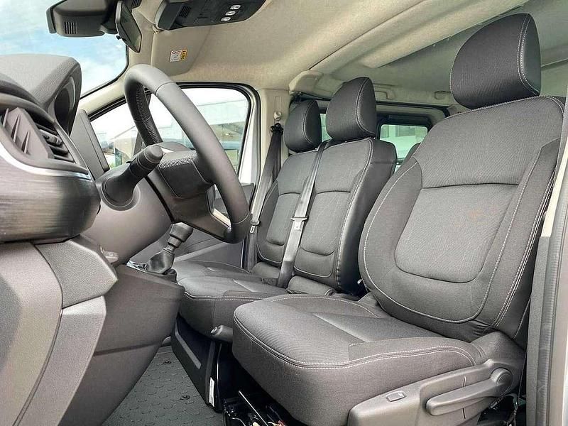 Gebraucht Renault Trafic Life 150 PS (110 kW) 2021 Highlandgrau metallic Van / Kleinbus