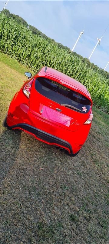 Gebraucht Ford Fiesta Sport 184 PS (135 kW) 2016 Rot Limousine