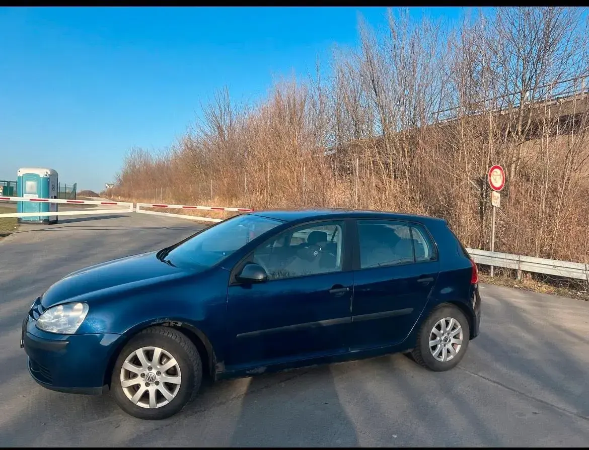 Gebraucht VW Golf V 75 PS (55 kW) 2005 Blau Kleinwagen