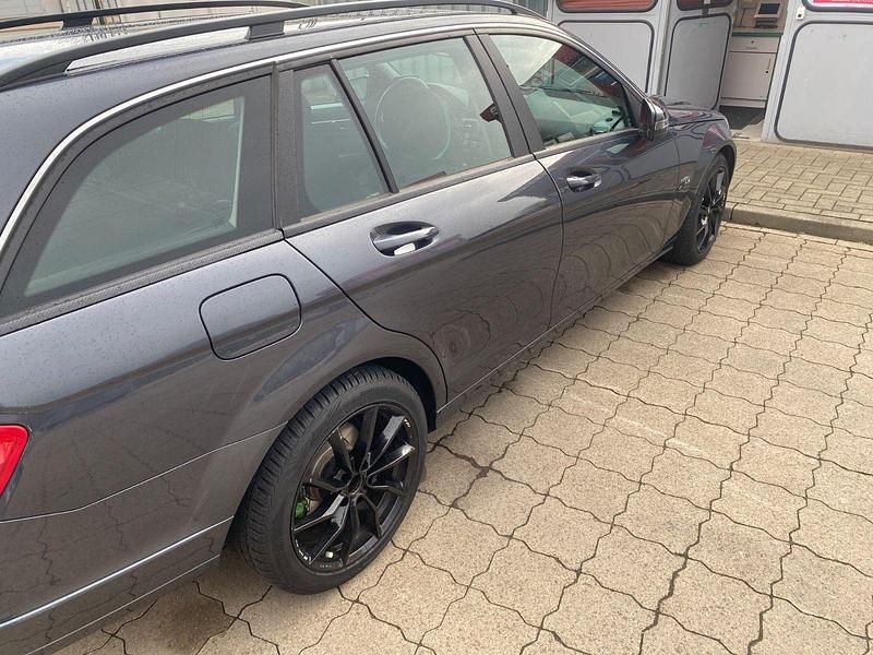 Gebraucht Mercedes C180 156 PS (114 kW) 2010 Grau Kombi