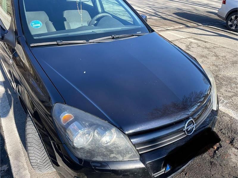 Gebraucht Opel Astra 105 PS (77 kW) 2005 Schwarz Limousine