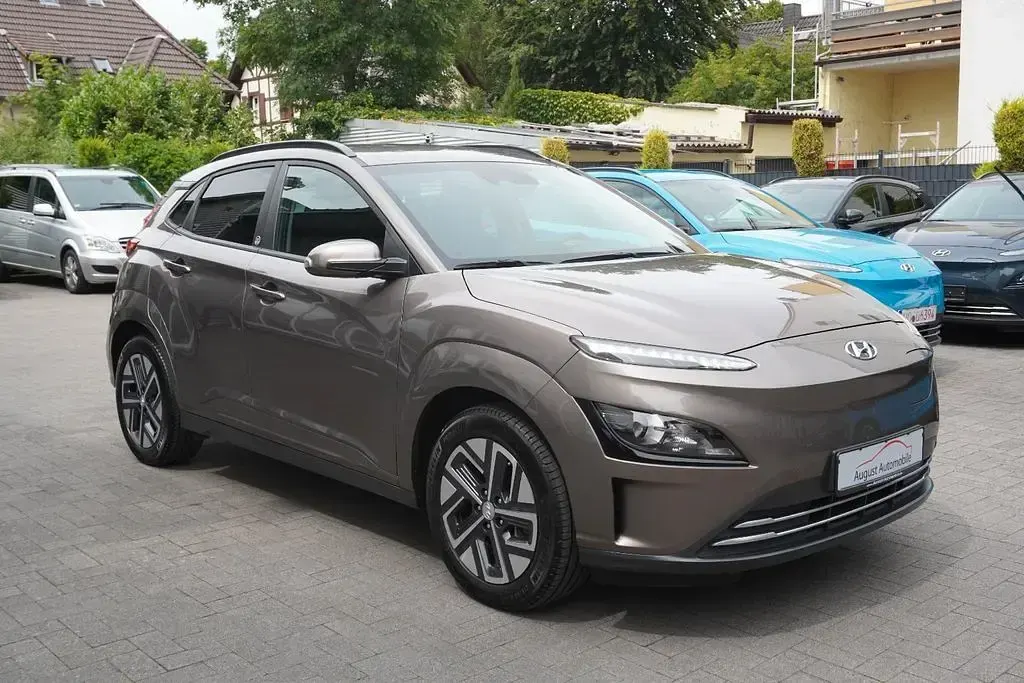 Gebraucht Hyundai Kona 100 kW (136 PS) 2022 Braun SUV