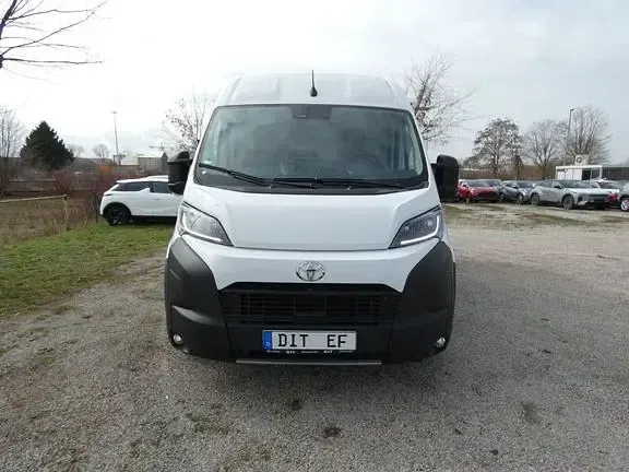 Gebraucht Toyota Proace Comfort 140 PS (102 kW) 2024 Icy white Van / Kleinbus