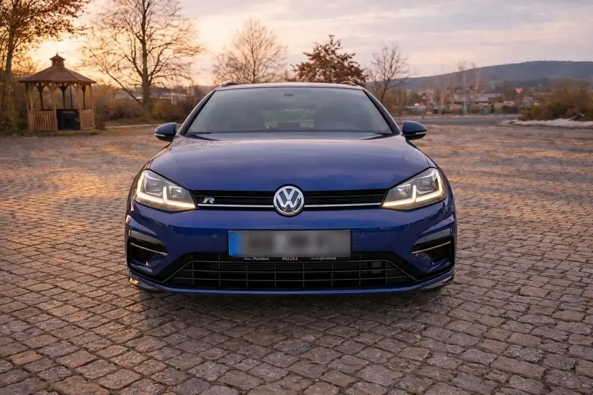 Gebraucht VW Golf VII R 300 PS (220 kW) 2020 Blau Kombi