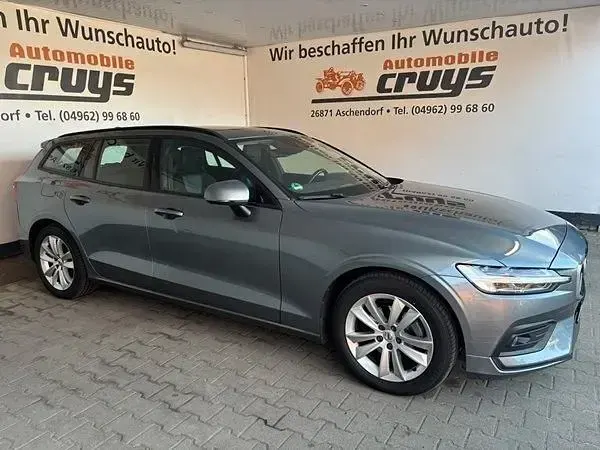Gebraucht Volvo V60 Momentum 190 PS (139 kW) 2019 Osmium grey metallic / metalli Kombi