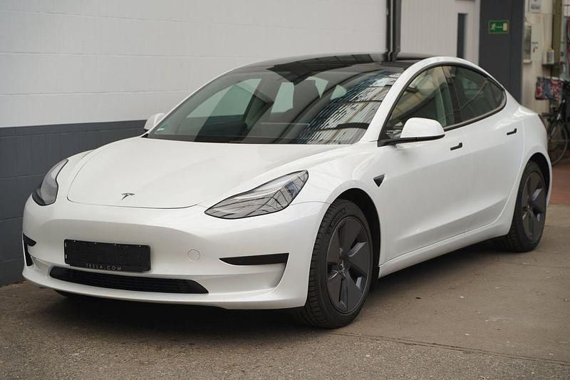 Gebraucht Tesla Model 3 Standard Range 208 kW (283 PS) 2022 Weiß Limousine