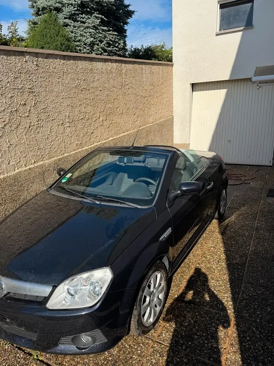 Gebraucht Opel Tigra 90 PS (66 kW) 2006 Schwarz Cabrio