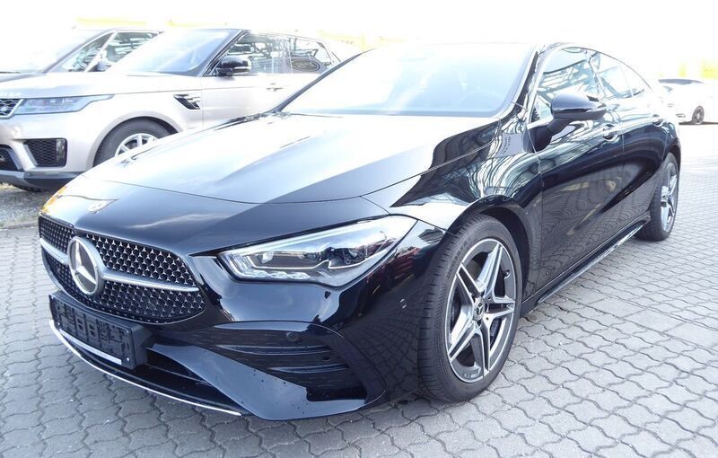 Schwarz Gebraucht 2023 Mercedes CLA200 Shooting Brake AMG Kombi | 34.880 € (Fairer Preis) - Bild 1/4