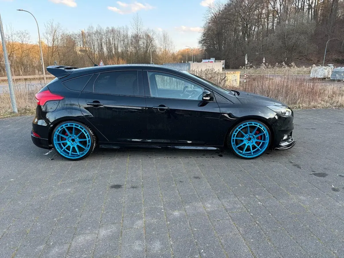 Gebraucht Ford Focus ST 250 PS (183 kW) 2018 Schwarz Limousine